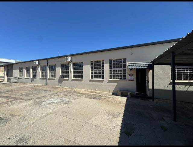 1,400M² WAREHOUSE FOR SALE IN LEA GLEN